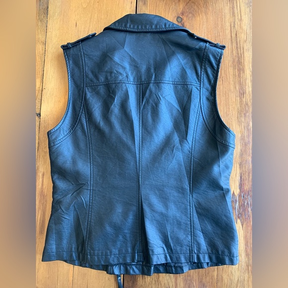 Max Studio faux leather vest. Size L - Picture 2 of 7